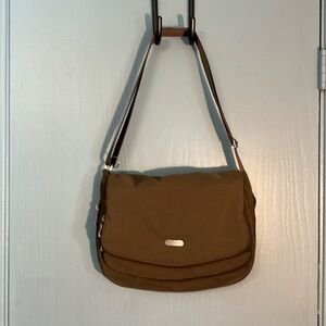 Baggallini large dark brown crossbody bag, EUC